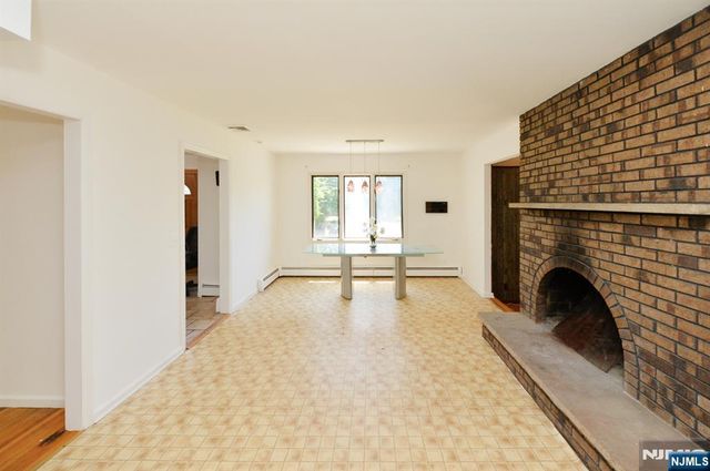 203 Mountain Avenue, Hawthorne, NJ 07506