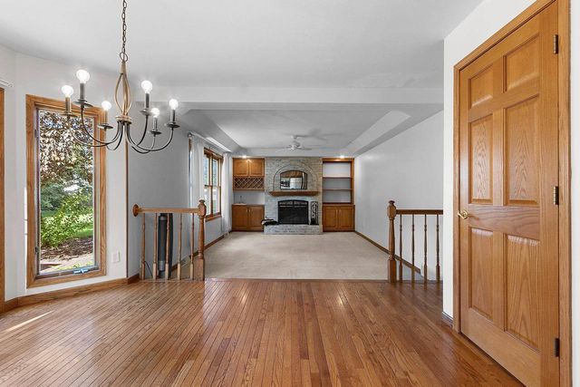 1934 PIKE LANE, De Pere, WI 54115