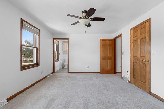 1934 PIKE LANE, De Pere, WI 54115