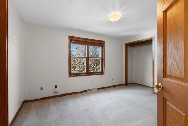 1934 PIKE LANE, De Pere, WI 54115