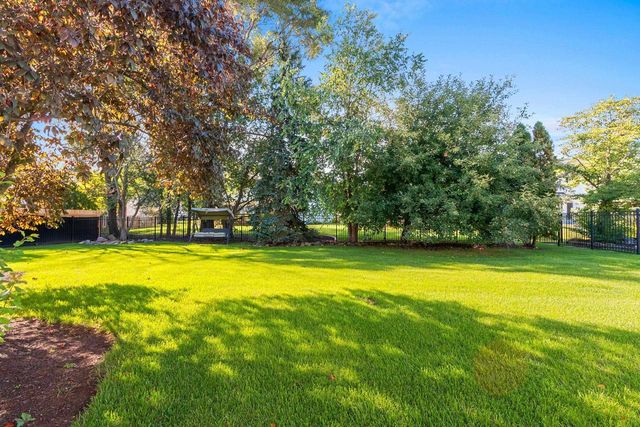 1934 PIKE LANE, De Pere, WI 54115