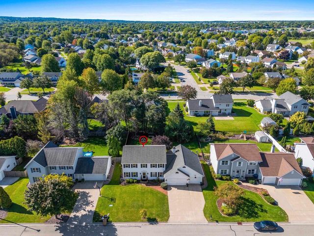 1934 PIKE LANE, De Pere, WI 54115