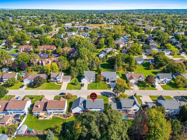 1934 PIKE LANE, De Pere, WI 54115