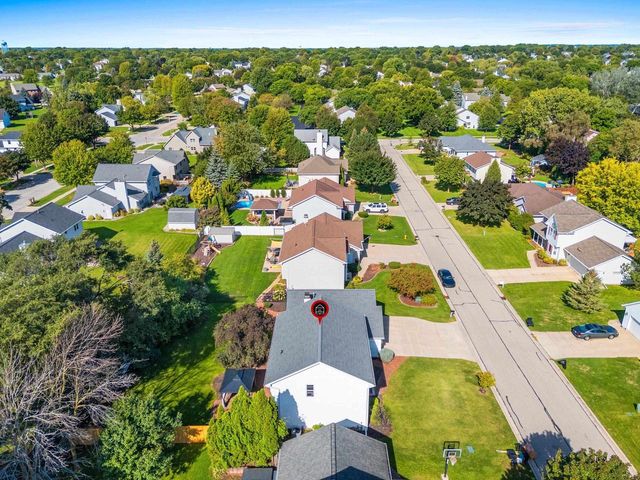 1934 PIKE LANE, De Pere, WI 54115