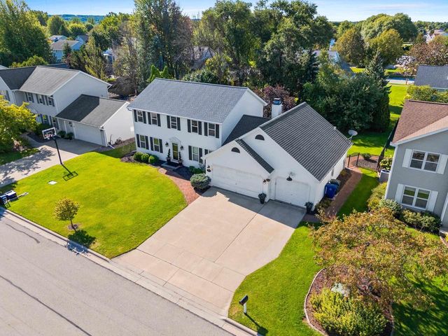 1934 PIKE LANE, De Pere, WI 54115
