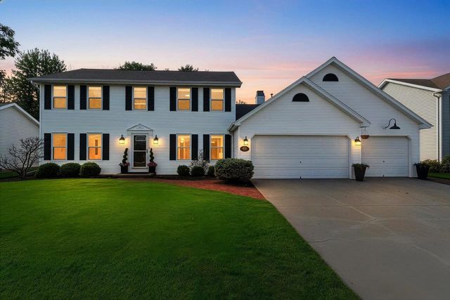 1934 PIKE LANE, De Pere, WI 54115