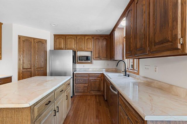1934 PIKE LANE, De Pere, WI 54115