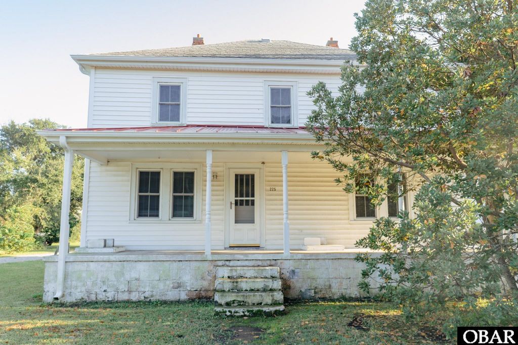 Image 1 of property listing at 225 Lighthouse Road, Ocracoke, NC 27960