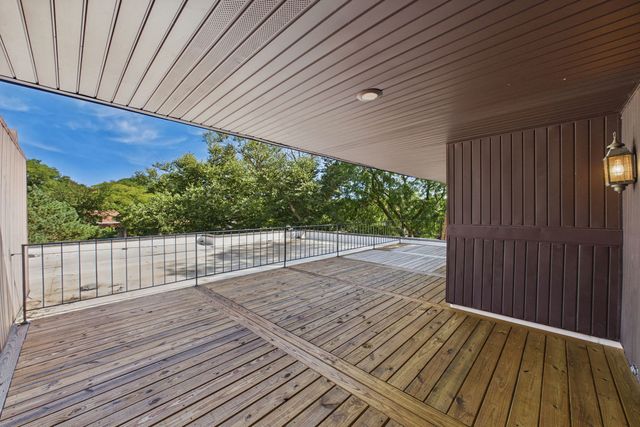 3900 Dundee Road 305, Northbrook, IL 60062