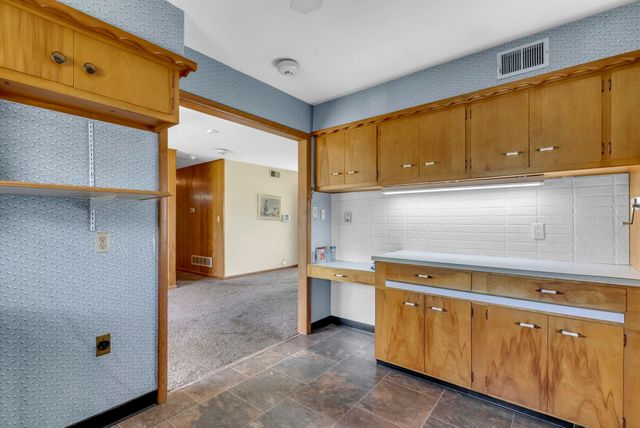 1258 E 90th Ave N, Belle Plaine, KS 67013