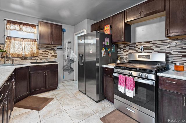 28005 Avondale Street, Inkster, MI 48141