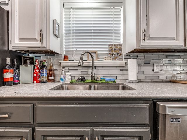 3121 Bahama Drive, Sand Springs, OK 74063