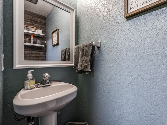 3121 Bahama Drive, Sand Springs, OK 74063