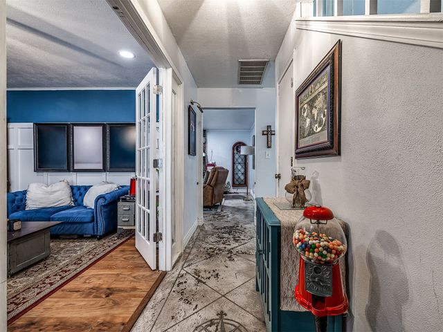 3121 Bahama Drive, Sand Springs, OK 74063
