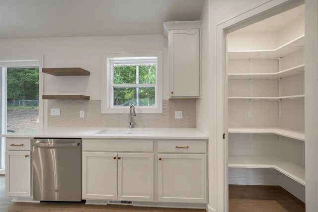 2480 BRENNER PLACE, Green Bay, WI 54301