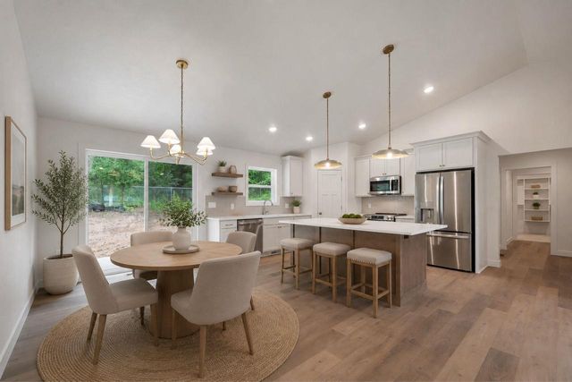 2480 BRENNER PLACE, Green Bay, WI 54301
