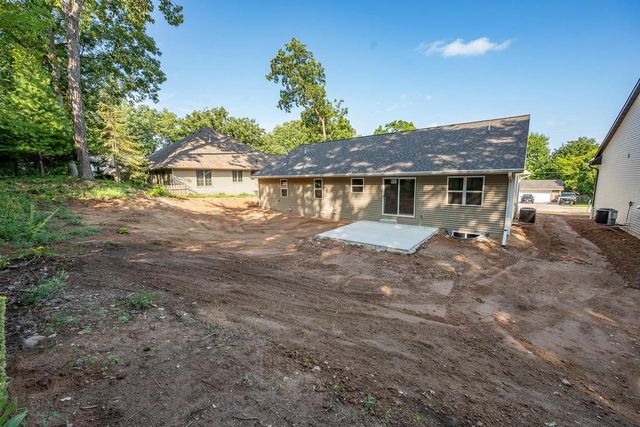2480 BRENNER PLACE, Green Bay, WI 54301