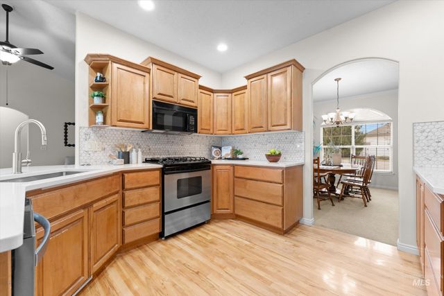 716 W Kodiak Drive, Meridian, ID 83642