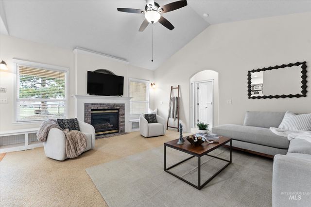 716 W Kodiak Drive, Meridian, ID 83642