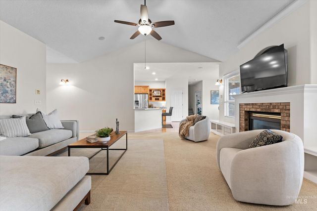 716 W Kodiak Drive, Meridian, ID 83642