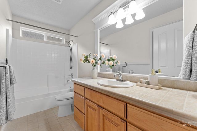 716 W Kodiak Drive, Meridian, ID 83642