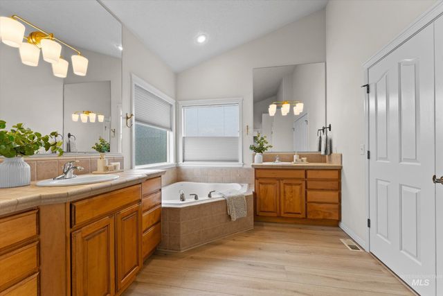 716 W Kodiak Drive, Meridian, ID 83642