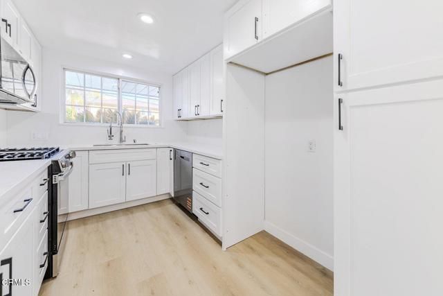 19314 Valerio Street, Reseda (los Angeles), CA 91335