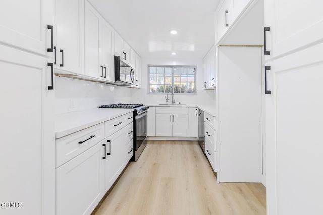 19314 Valerio Street, Reseda (los Angeles), CA 91335