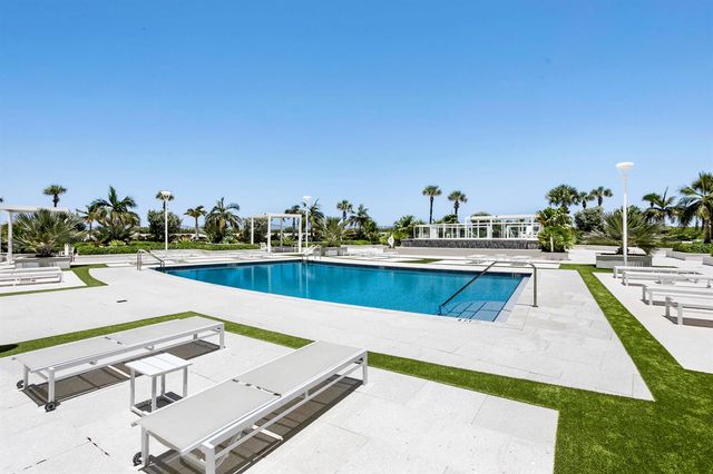 200 Ocean Trail Way 106, Jupiter, FL 33477