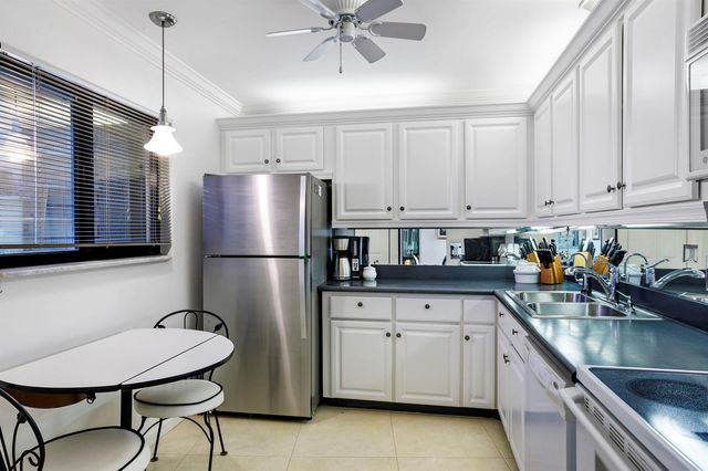200 Ocean Trail Way 106, Jupiter, FL 33477
