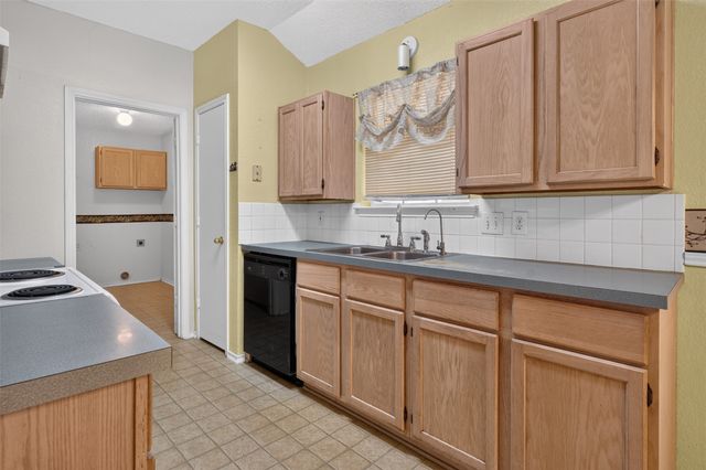 711 Plum Street, Joshua, TX 76058