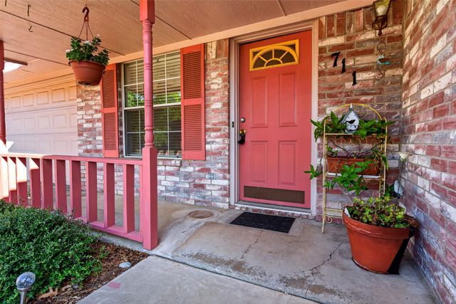 711 Plum Street, Joshua, TX 76058