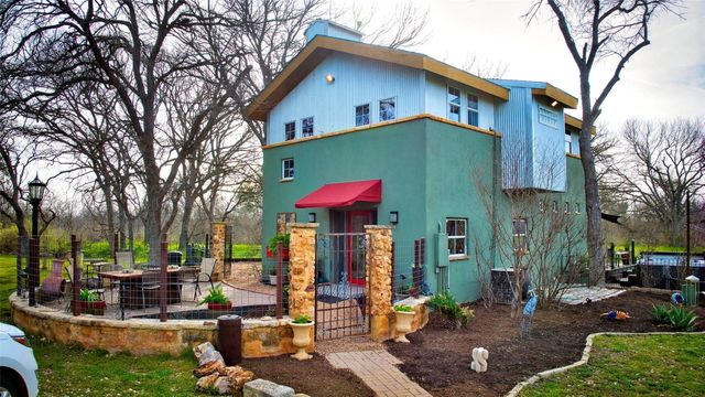 701 CR 316, Llano, TX 78643