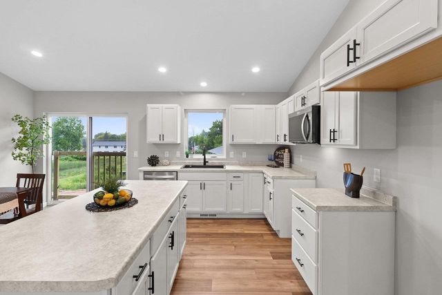 1845 SOUTHLAND LANE, New London, WI 54961