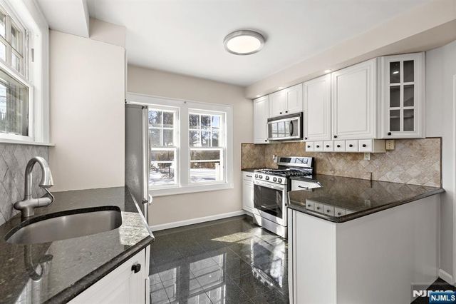 232 W Midland Avenue, Paramus, NJ 07652