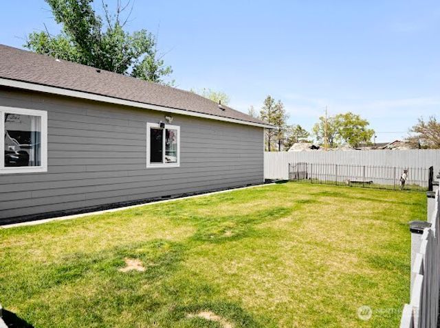 1004 W Virginia, Moses Lake, WA 98837