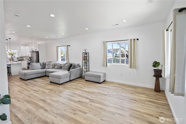 1004 W Virginia, Moses Lake, WA 98837