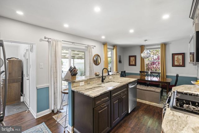 403 WALNUT HILL LN, Havertown, PA 19083