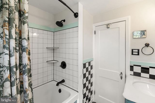 403 WALNUT HILL LN, Havertown, PA 19083