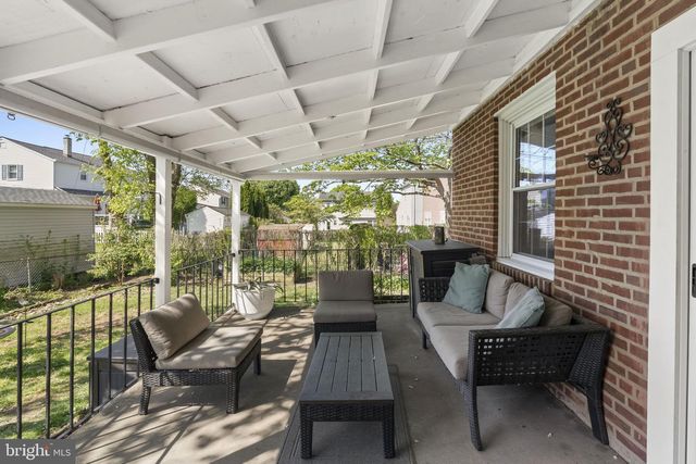 403 WALNUT HILL LN, Havertown, PA 19083