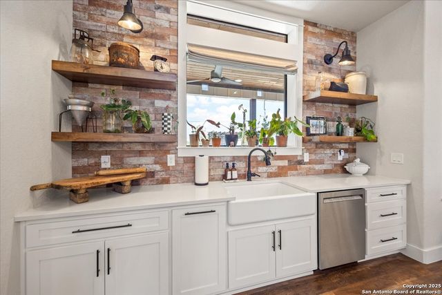 317 Farmstead, Seguin, TX 78155