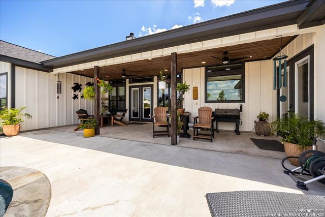 317 Farmstead, Seguin, TX 78155