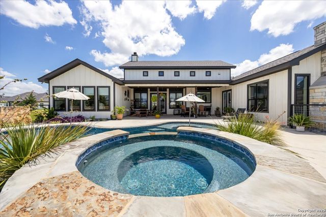 317 Farmstead, Seguin, TX 78155