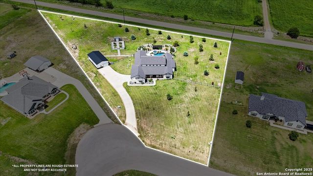 317 Farmstead, Seguin, TX 78155