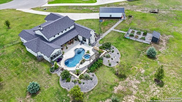 317 Farmstead, Seguin, TX 78155