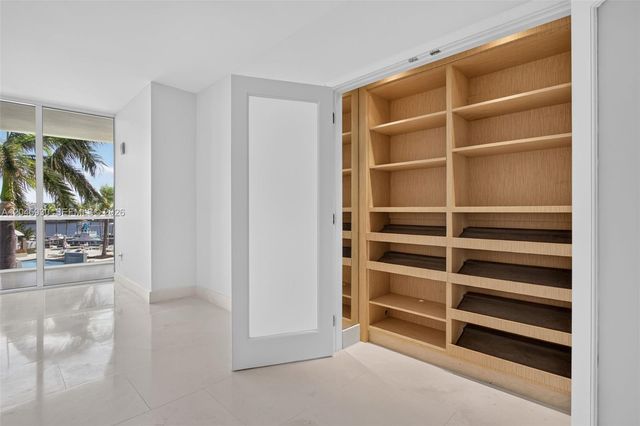 400 Alton Road 706, Miami Beach, FL 33139