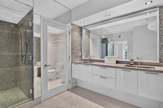 400 Alton Road 706, Miami Beach, FL 33139
