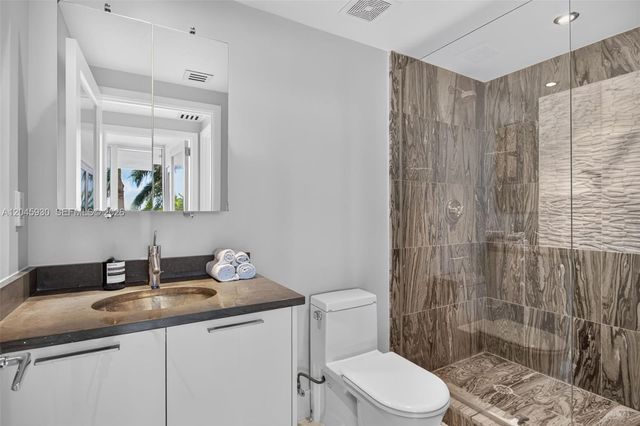 400 Alton Road 706, Miami Beach, FL 33139