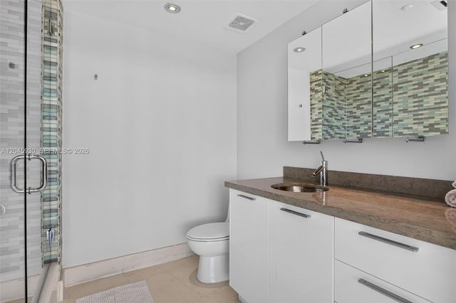 400 Alton Road 706, Miami Beach, FL 33139