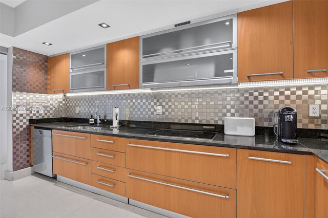 400 Alton Road 706, Miami Beach, FL 33139